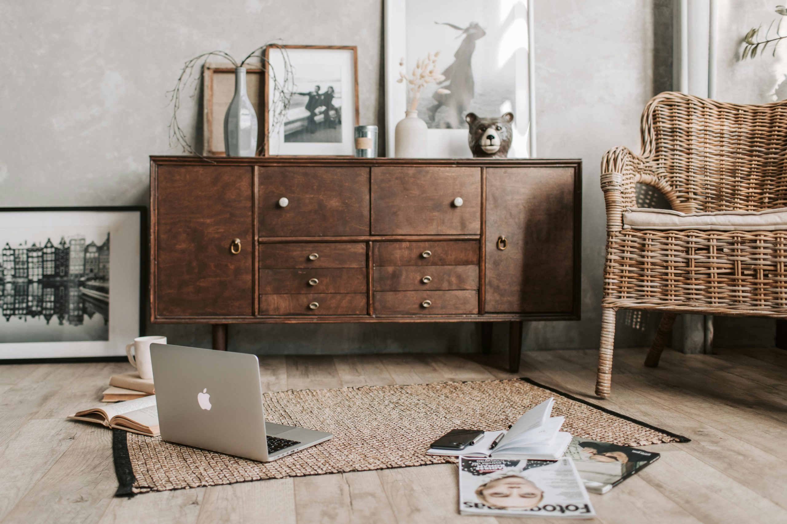 inspirasi-perpaduan-warna-cat-tembok-dan-kayu