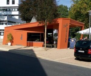 cat warung warna orange
