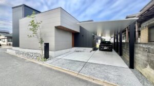 rumah minimalis carport luas